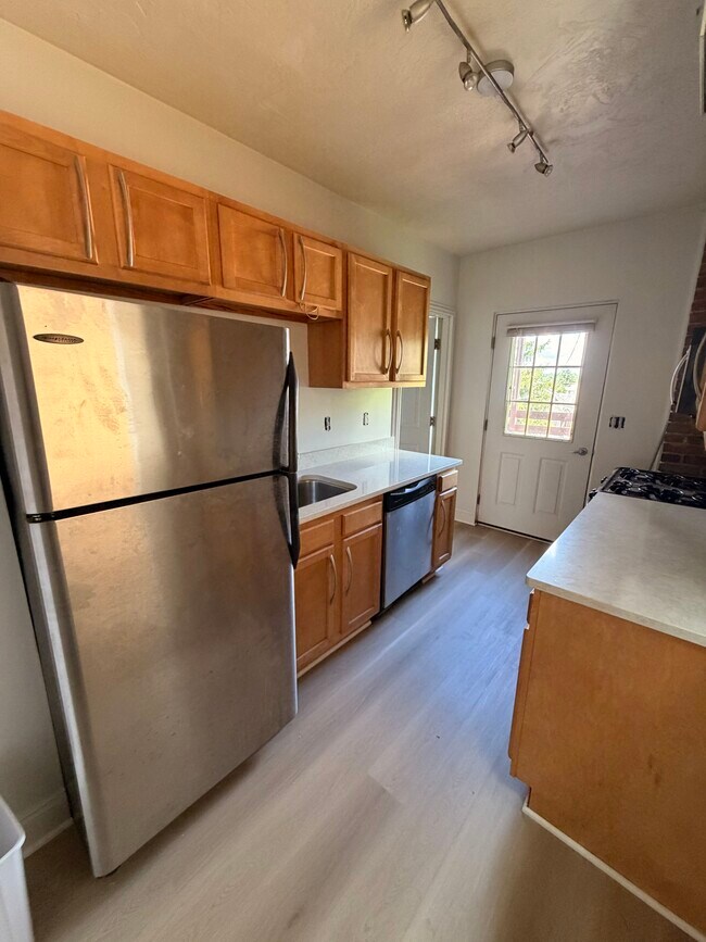 Kitchen - 128 Cohassett St Unit 1