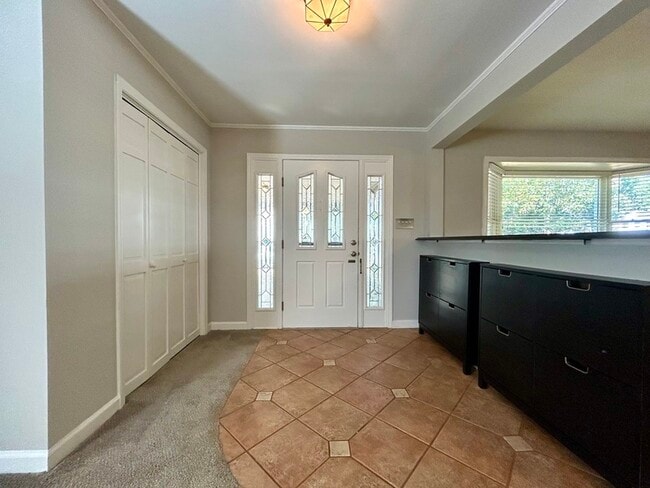 Photo - 516 Lorna St