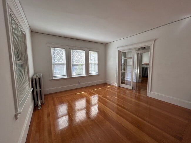 Photo - 108 Brooks St