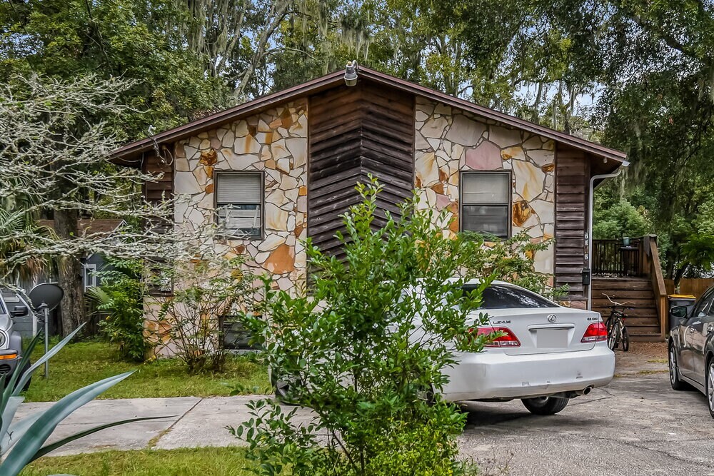 Photo - 7312 Laura St N