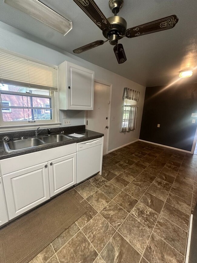 Photo - 1216 Rainbow Pass