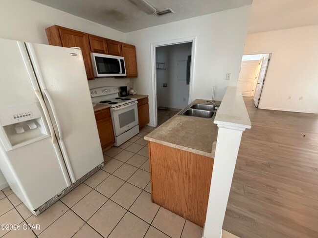 Photo - 9117 Laird St