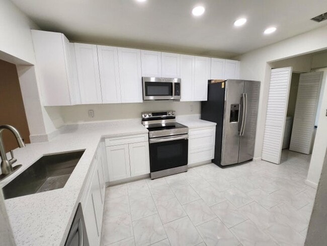 Building Photo - 903 NW 79th Terrace