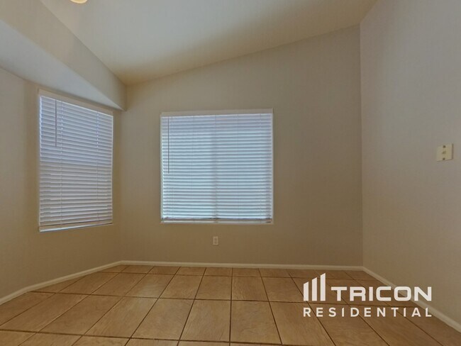 Photo - 12382 W Hopi St