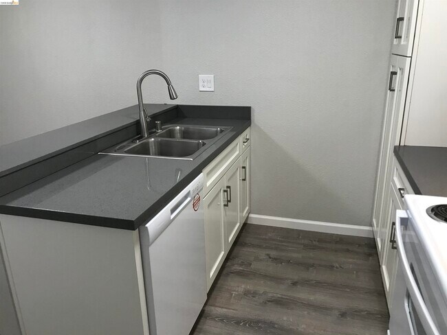 Photo - 1210 Sycamore Dr Unidad 1