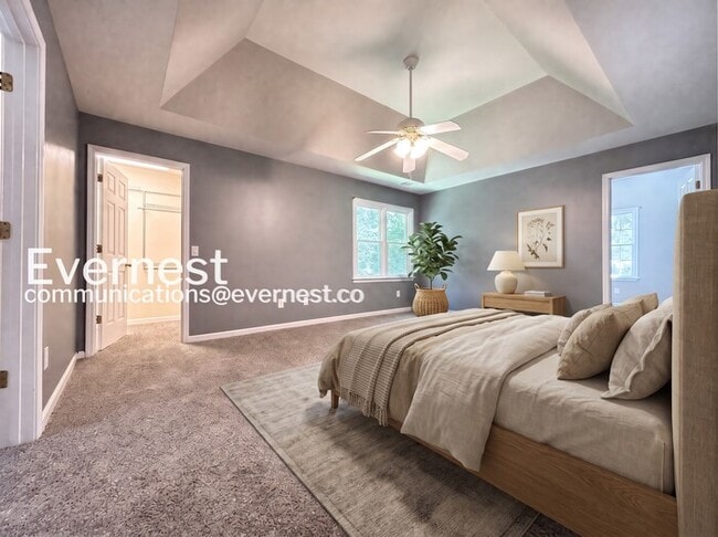 Photo - 4 Bed/2.5 Bath with Fenced Yard & Garage / Pet-Friendly