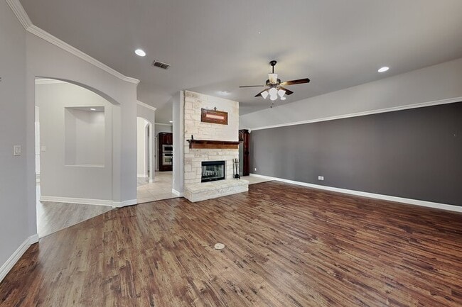 601 Green Pointe Dr
