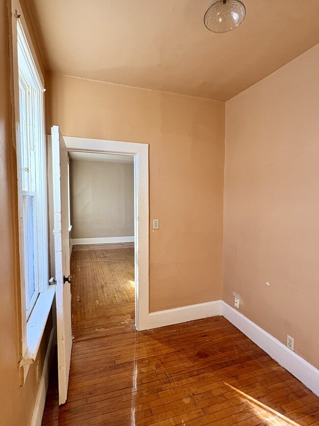 Photo - 207 E Burleigh St