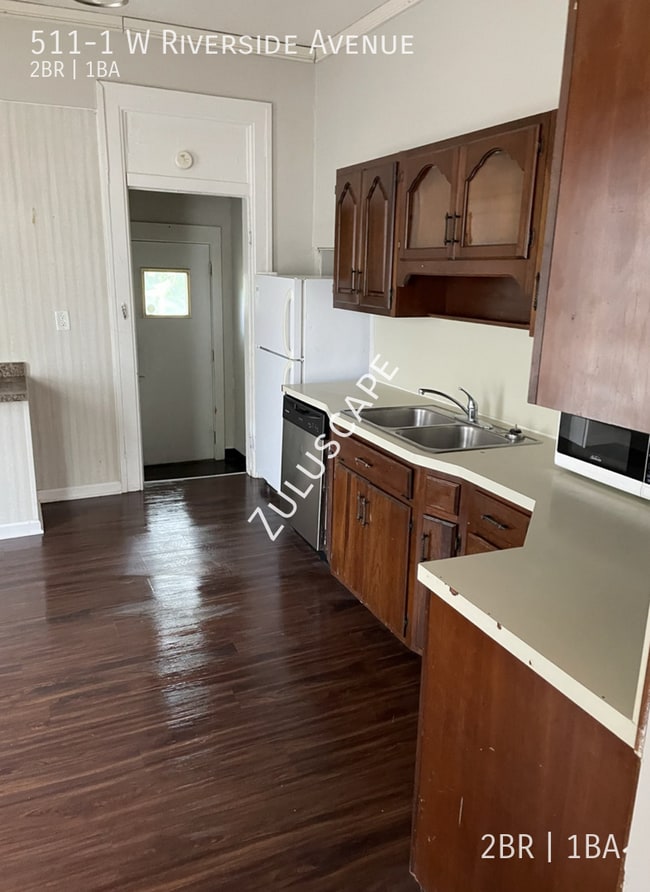 511-1 W Riverside Avenue-