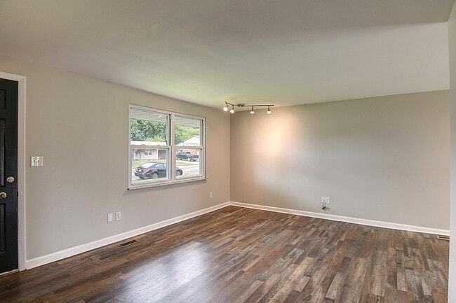 Photo - 4554 Powell Rd
