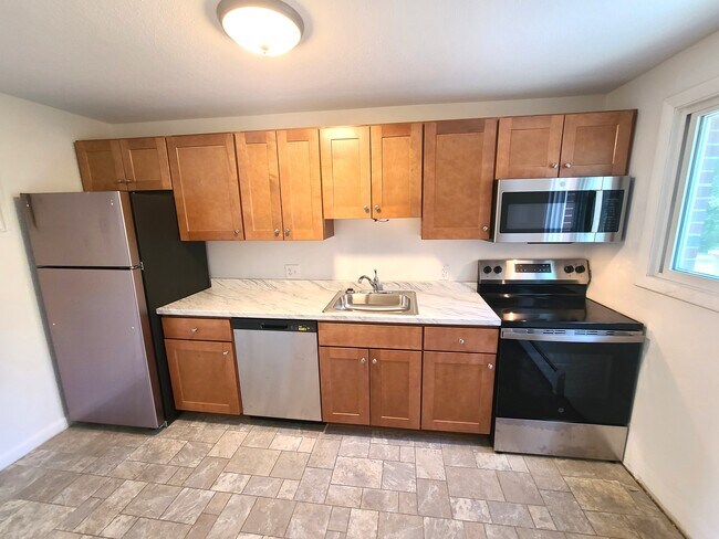 121 Great Rd