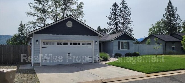 Photo - 1775 Daffodil Ln House