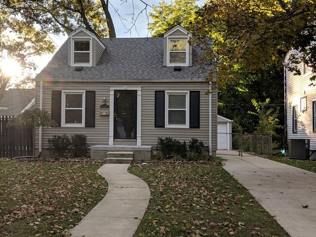 Building Photo - 707 N Altadena Ave Rental