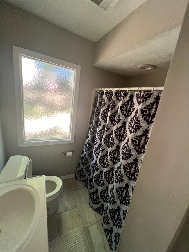 Photo - 3813 Howard Ave