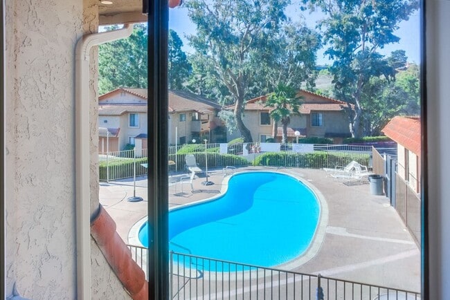 Photo - Cute Oceanside condo with garage parking!