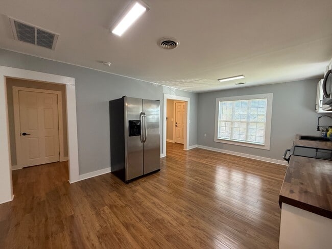 Photo - 136 Kingsley Ave