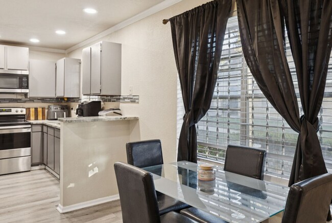 Photo - 923 Vance Jackson Rd Unidad 147.2