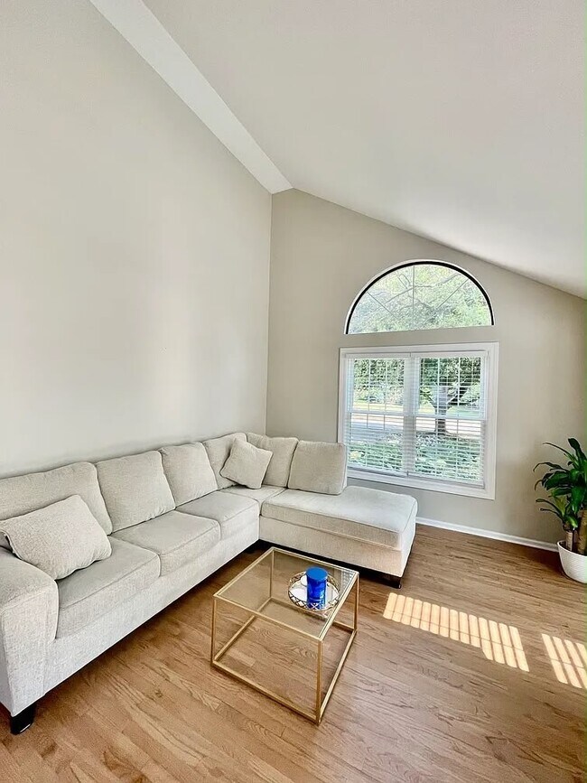 27W220 Chelsea Cir