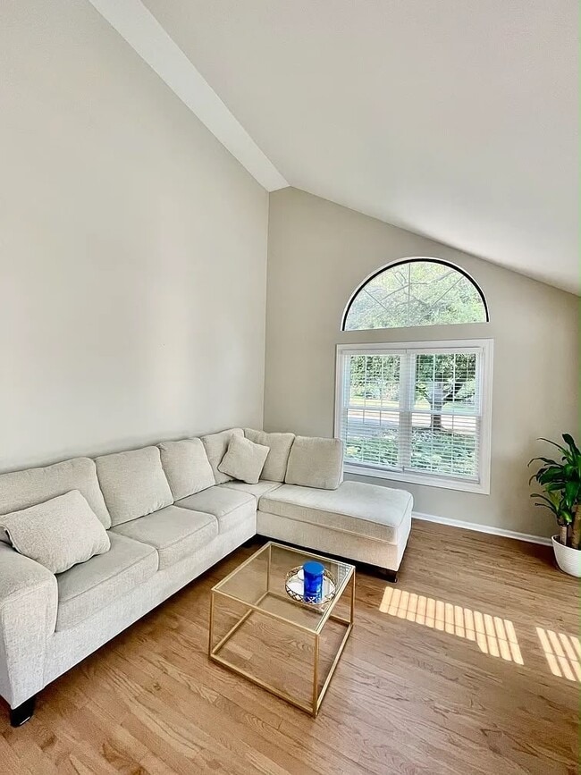 Photo - 27W220 Chelsea Cir