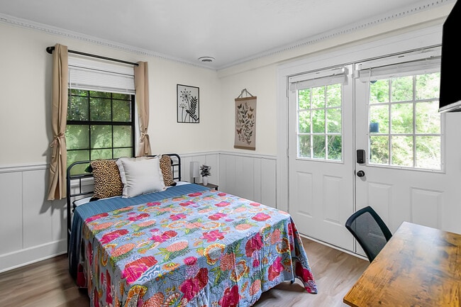 Photo - 1812 Wiggins Cir SW