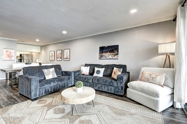 Building Photo - 7625 E Camelback Rd Unit B203