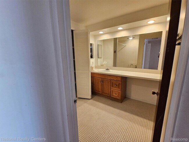 29576 City Center Dr Unit 4