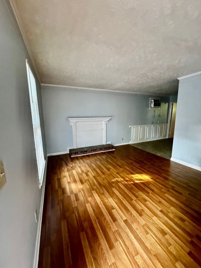 Photo - 5144-5158 Linbar Drive Unidad 5158 Linbar Dr.