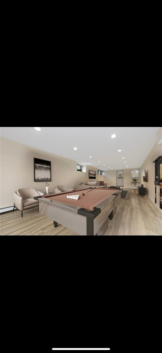 Building Photo - 183 Arbor Cres Unit 1
