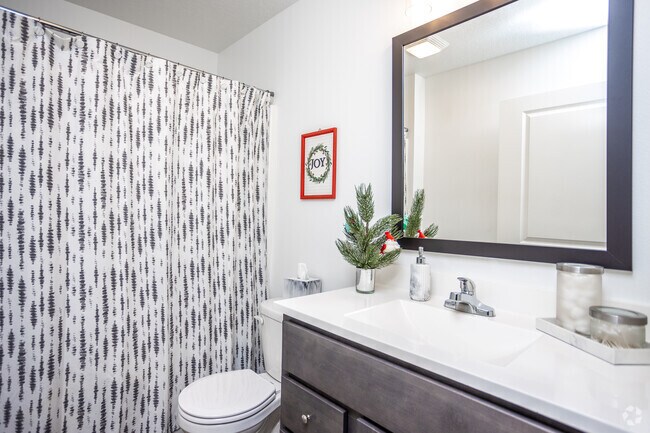 1BR, 1BA - Attached Garage/604 SF