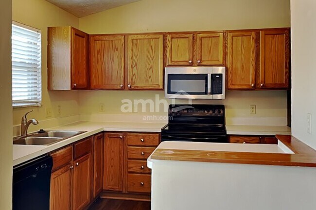 Photo - 2759 Beal Dr