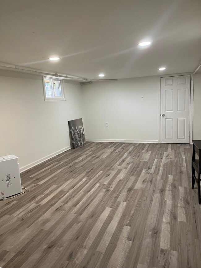 Building Photo - 4300 Torque St Unit 4300 Torque