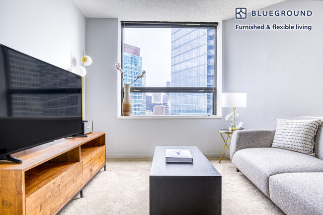 Building Photo - 445 E Ohio St Rental