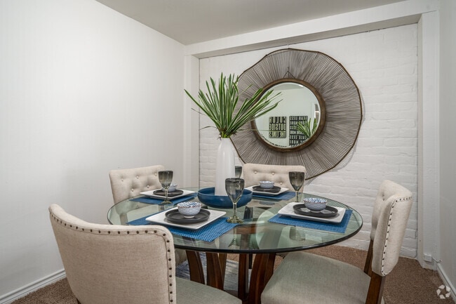 2BR, 2BA - 1,560SF - Dining