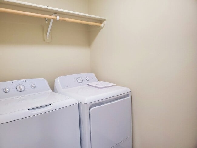 Photo - 2 bed, 2 bath with great views! Unidad B1