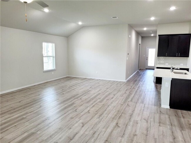 Photo - 300 Bright Star Ln