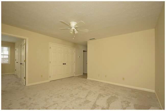 Photo - 105 Oakmont Ln