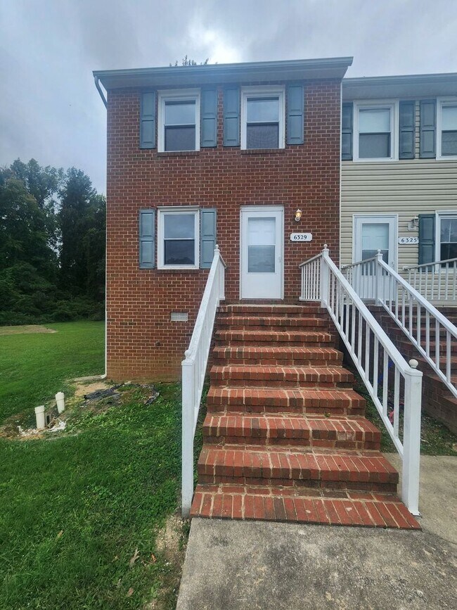 AVAILABLE NOW IN PRINCE COMMONS >>>... Rental House Rental in