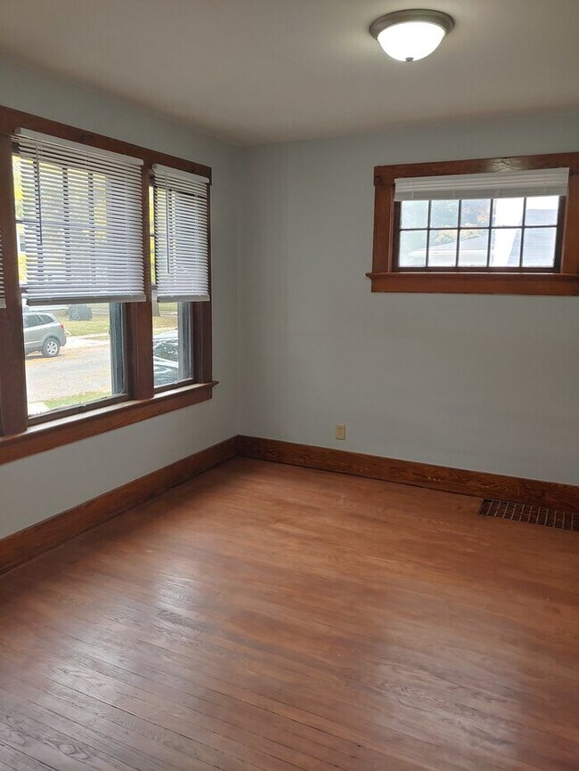 Updated 3 bedroom Home nestled in the Hist... Rental House Rental in