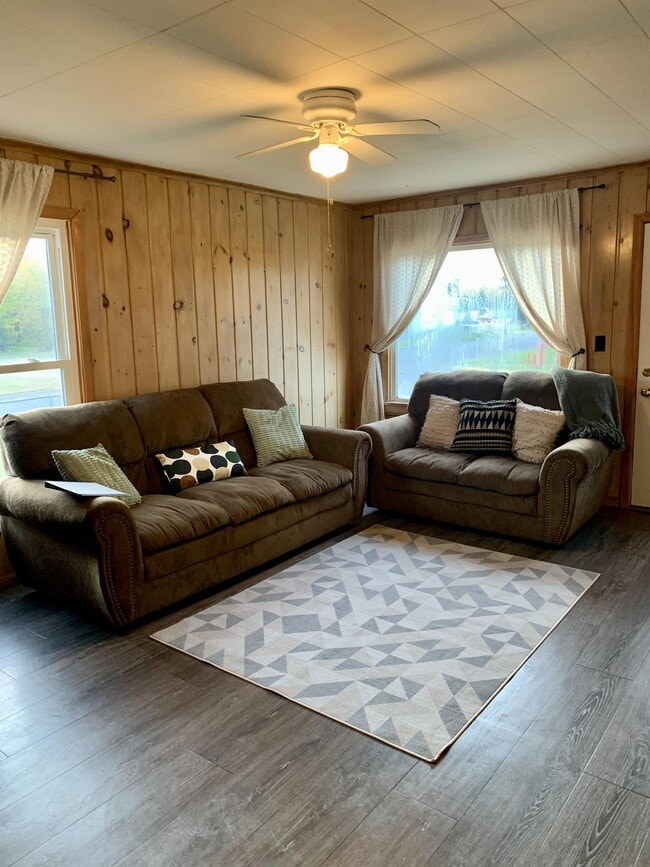 Photo - 228 E Hibbing Ave