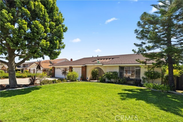 Photo - 1860 Olivewood St