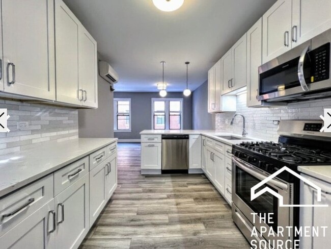 Building Photo - 3943 N Janssen Ave