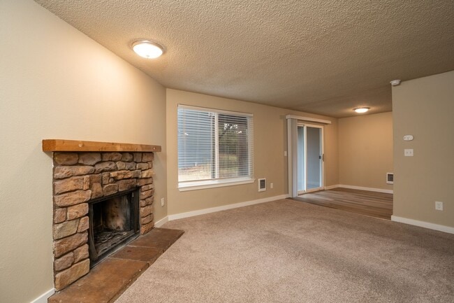 1801 Woodland Glen Dr S Unit D