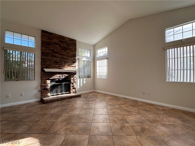 Photo - 2053 Smoketree Village Cir