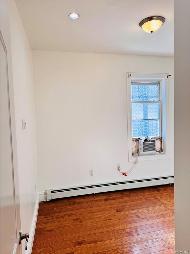 Photo - 3259 Decatur Ave Unidad 1