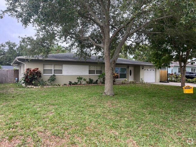 Building Photo - 1315 Whitacre Dr Rental