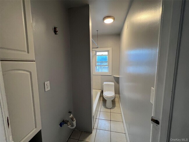 Photo - 400 Dyckman St