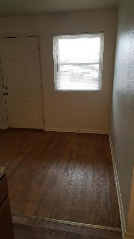 Photo - 209 E 2nd St