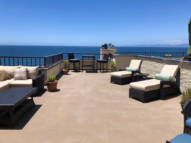 Private Ocean View Patio - 555 Esplanade Condo Unit 517