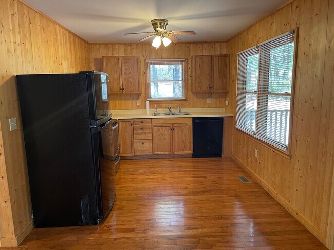 Photo - Charming Cabin