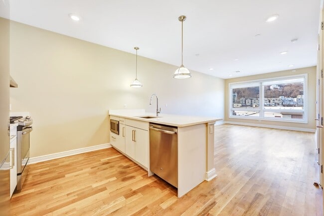 Photo - 1/Bedroom at Edgewater's top waterfront lo...